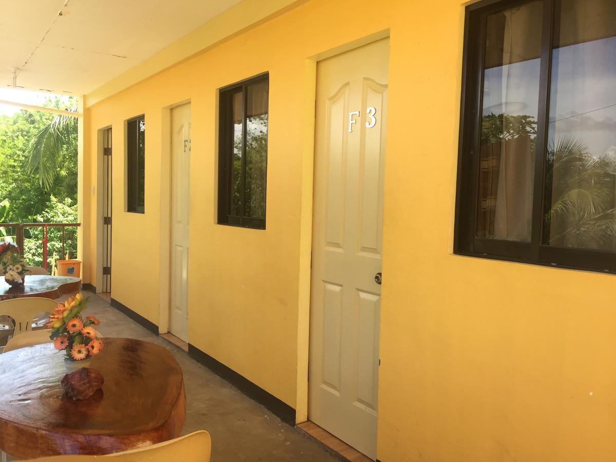 Jims Castle Inn Coron Exterior photo