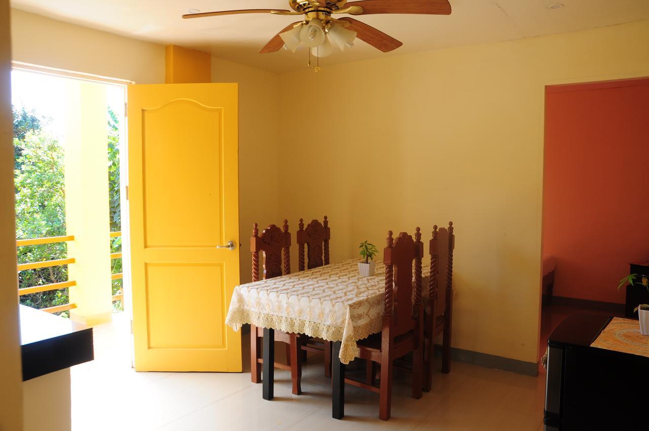 Jims Castle Inn Coron Exterior photo